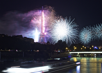 Cruzeiro Fogos de Artifício Queda da Bastilha em Paris